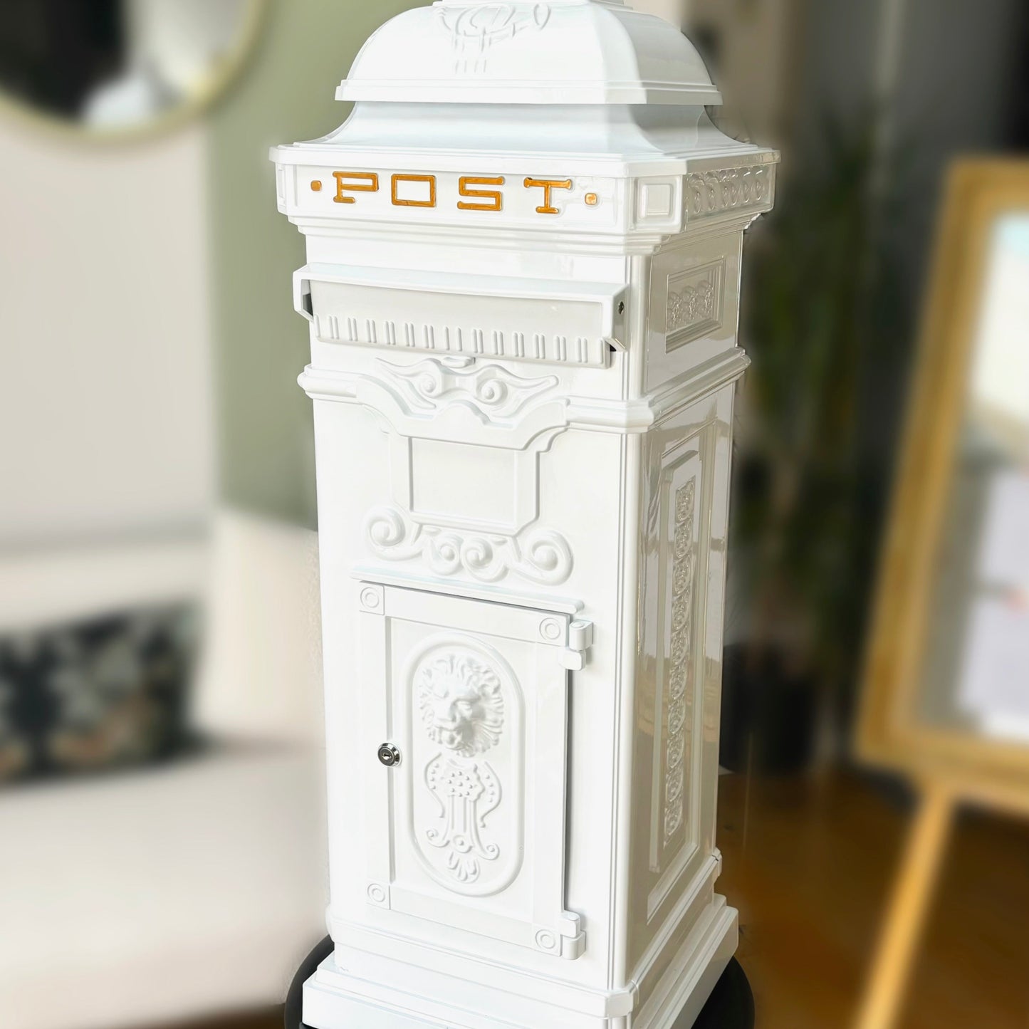 Deluxe Antique White Post Box
