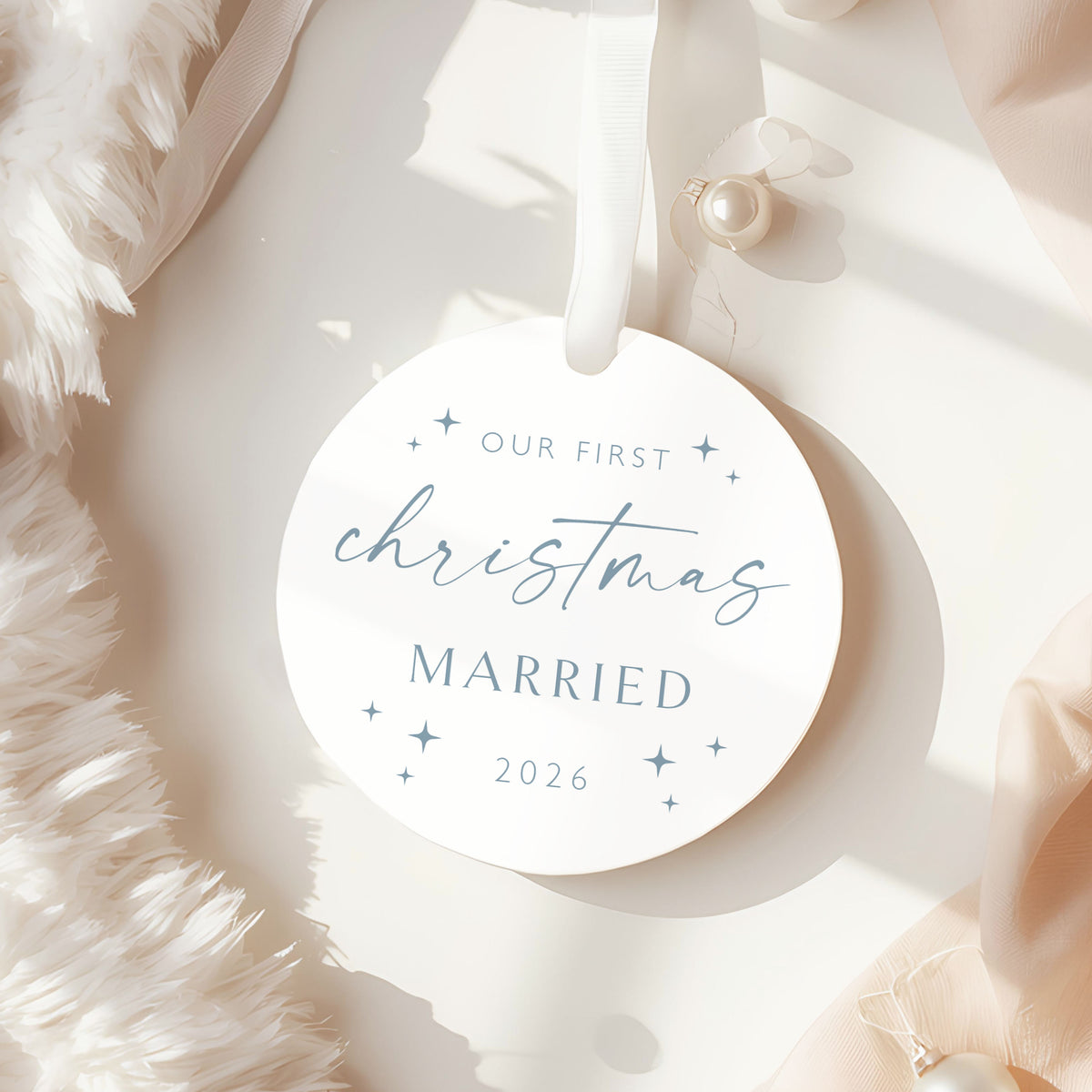 First Christmas Married Bauble Personalised Newlywed Christmas Gift Wedding Gift for Couple Bride and Groom Keepsake Ornament