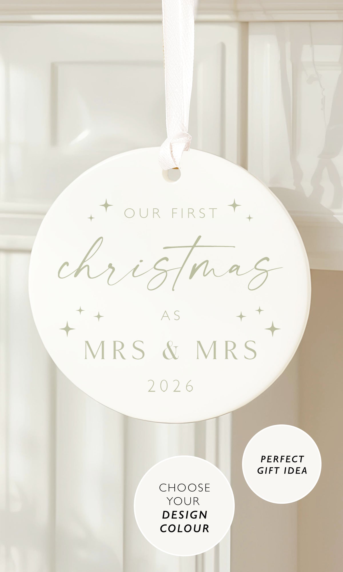 First Christmas Married Bauble | Personalised Couple's Ornament | Keepsake Christmas Decoration | Newly Wed | Wedding Gift