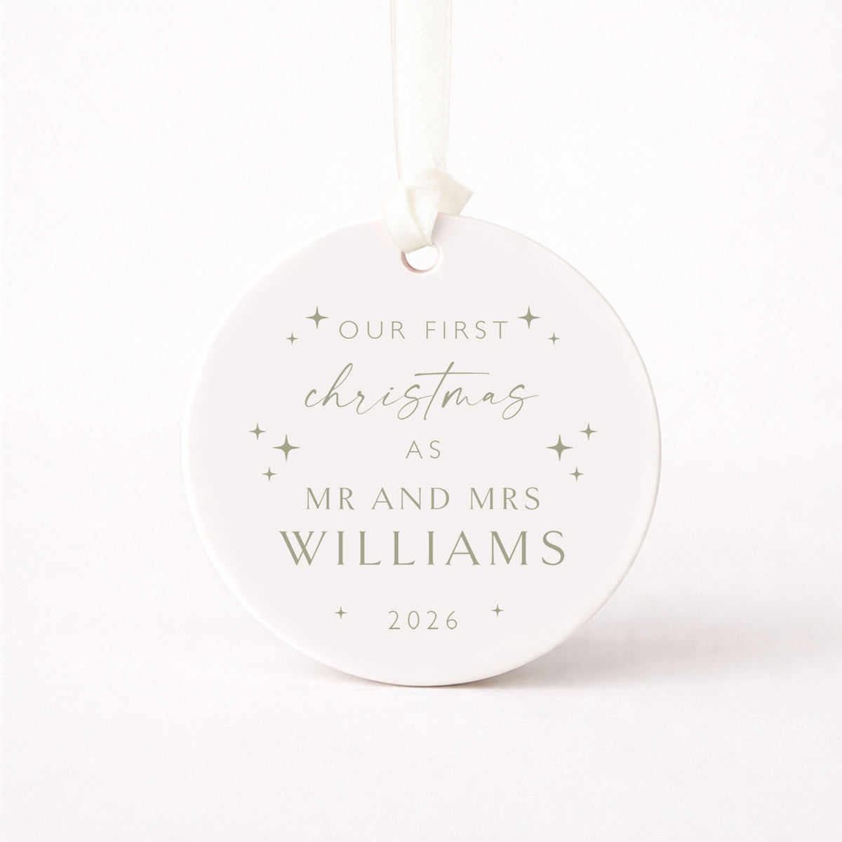 First Christmas Married Bauble | Personalised Couple's Ornament | Keepsake Christmas Decoration | Newly Wed | Wedding Gift