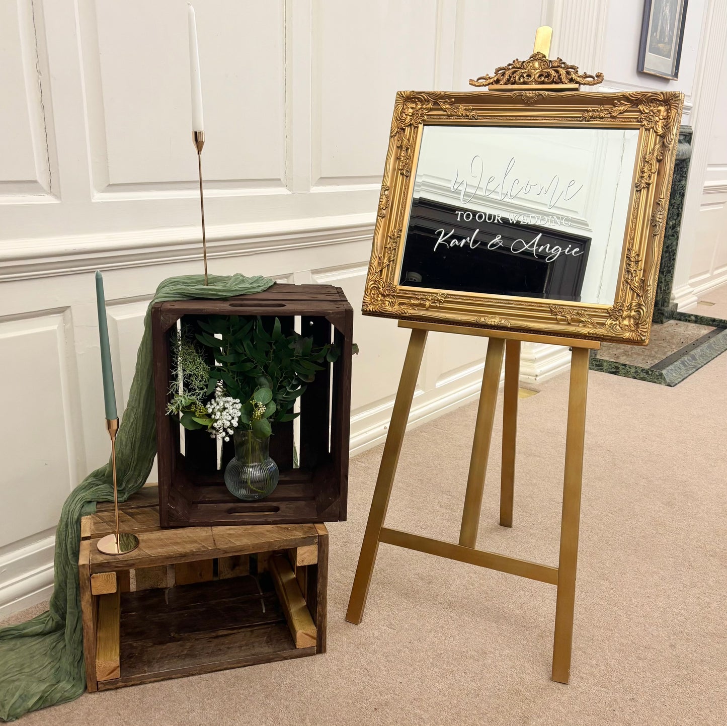 Gold Welcome Mirror Sign