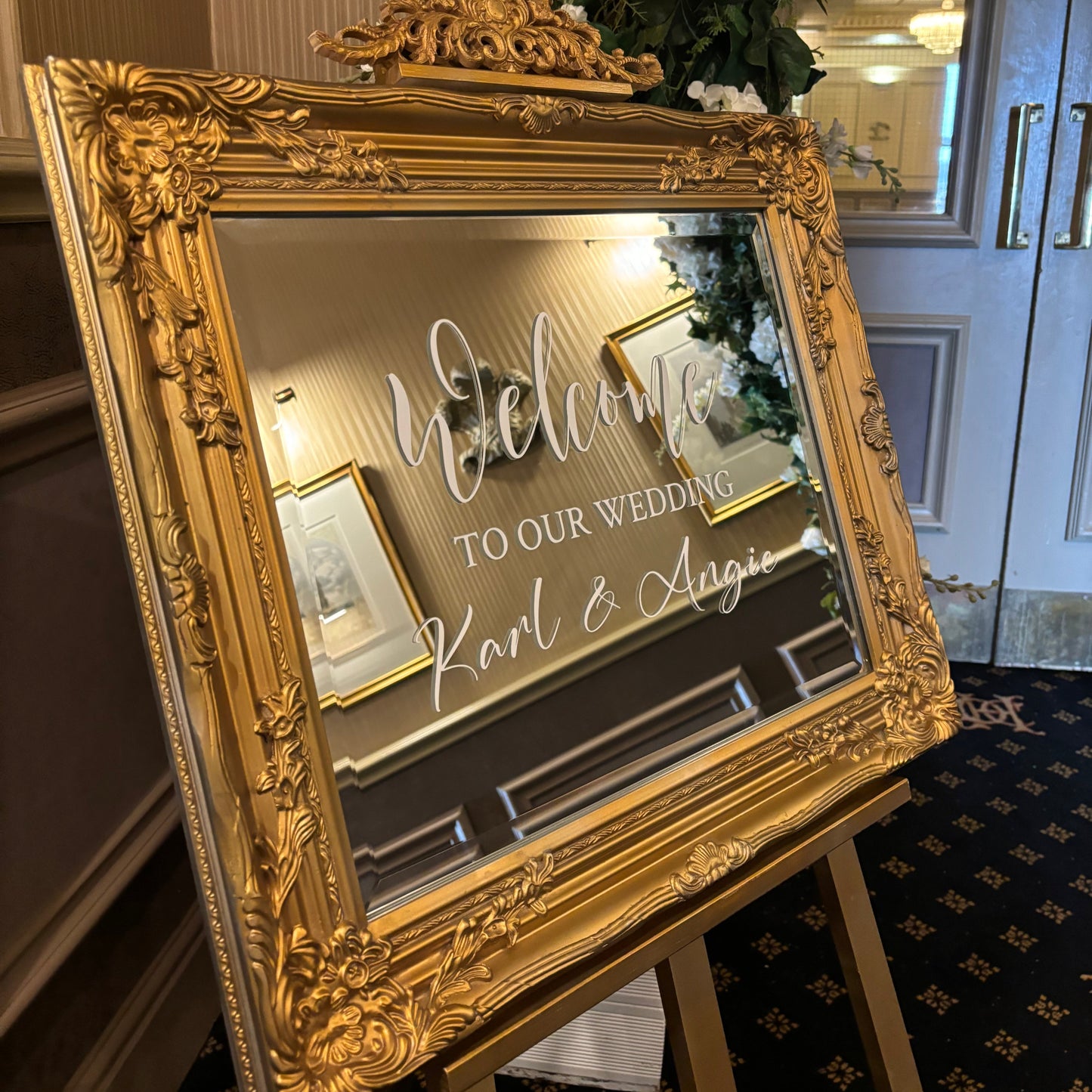 Gold Welcome Mirror Sign