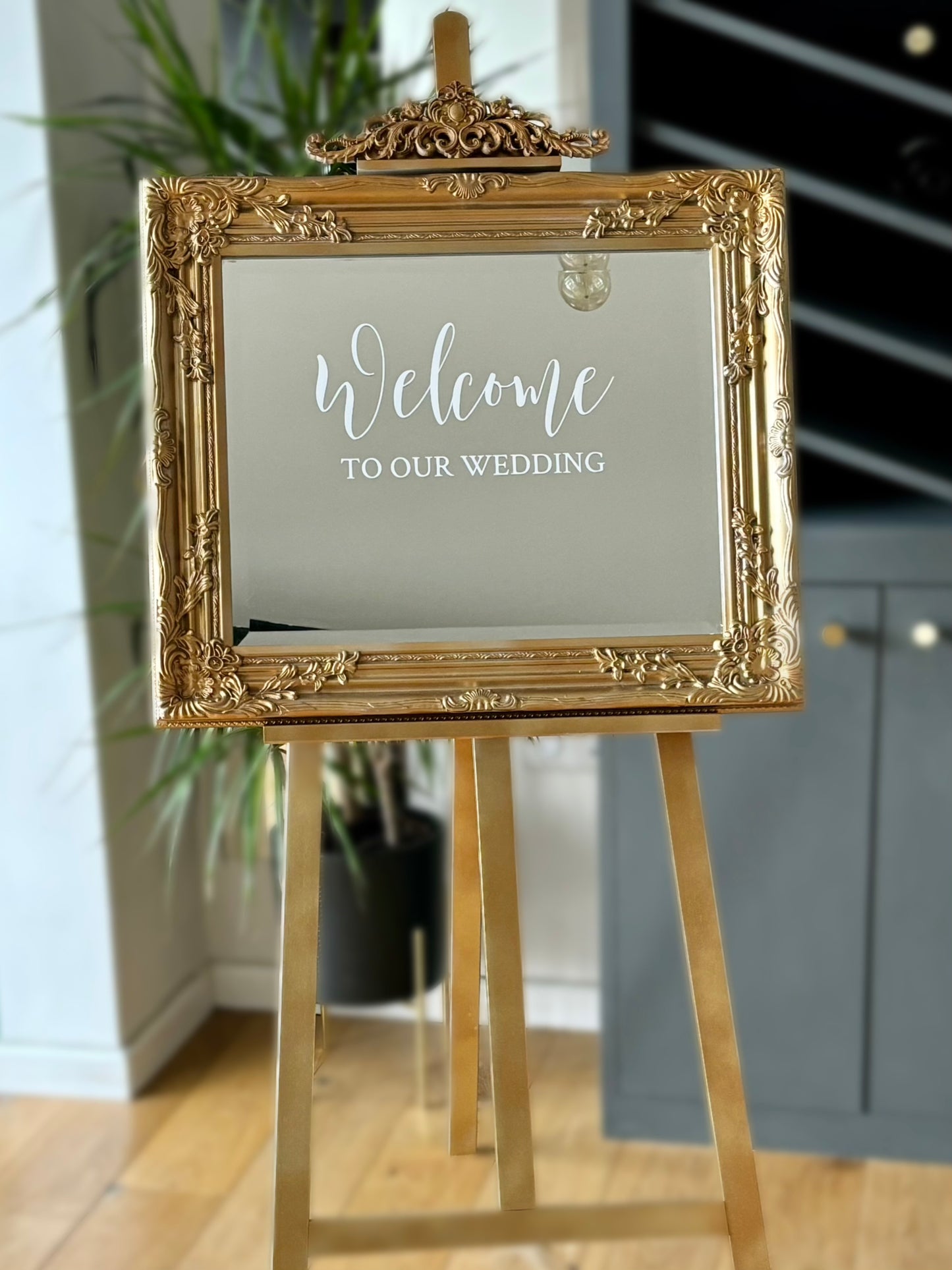 Gold Welcome Mirror Sign