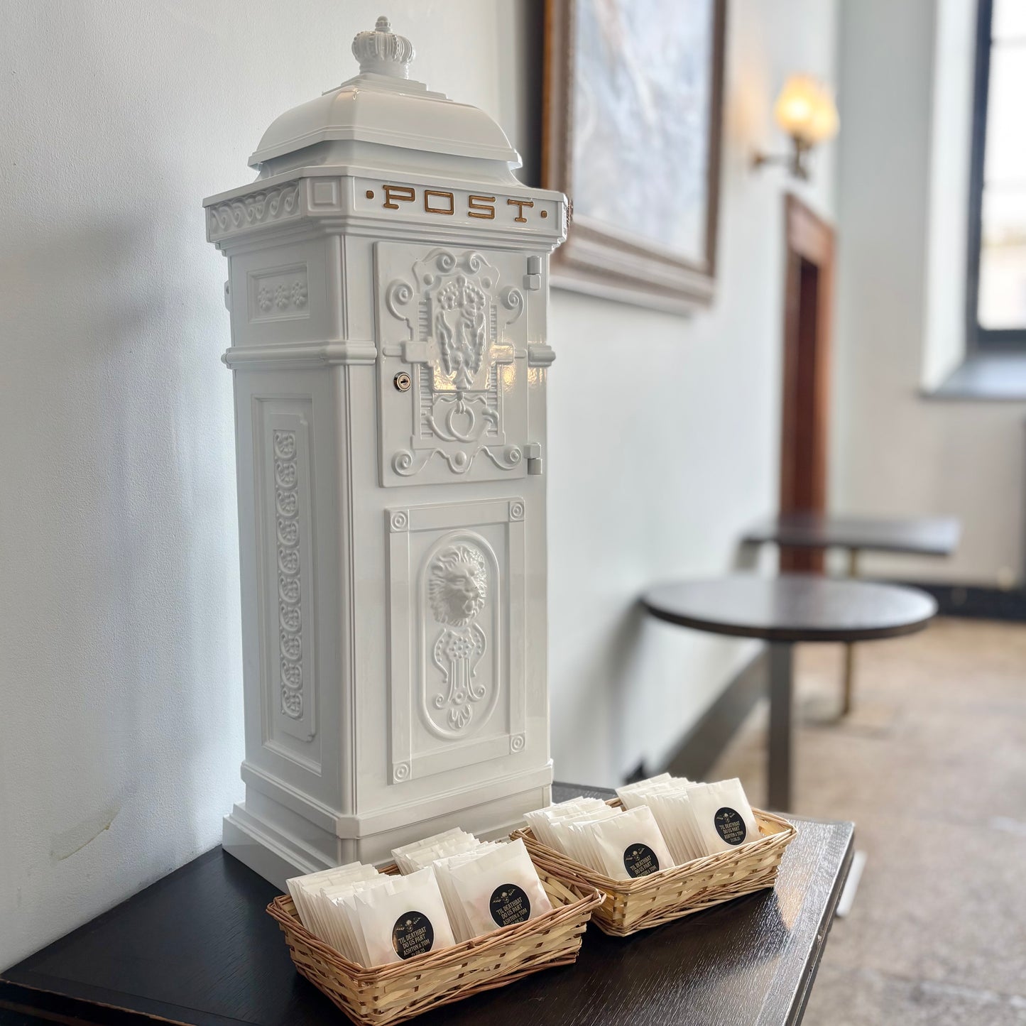 Deluxe Antique White Post Box