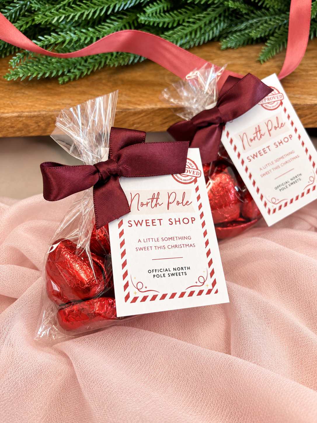 North Pole chocolate Christmas gift for kids
Christmas Eve box chocolate filler for children
Kids Christmas stocking filler chocolate bag
North Pole Sweet Shop Christmas chocolate gift
Small Christmas chocolate gift for kids