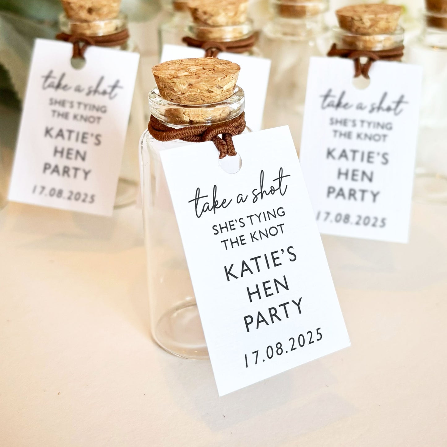 Hen Party Shot Bottles For Hen Do Favours Glass Bottle 30ml Mini Prosecco Bottles for Hen Party Favours Bride Squad Shot Bottles For Party