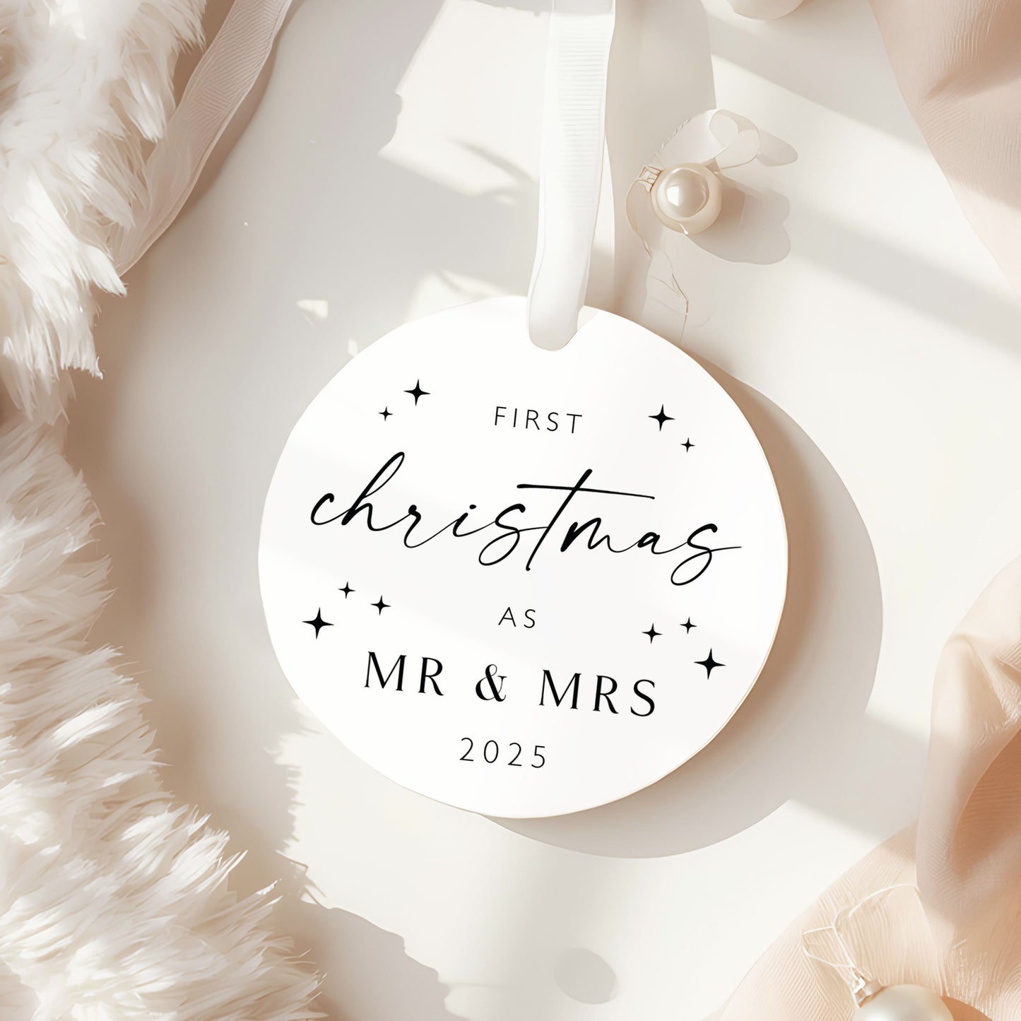 First Christmas Married Bauble | Personalised Couple's Ornament | Keepsake Christmas Decoration | Newly Wed | Wedding Gift